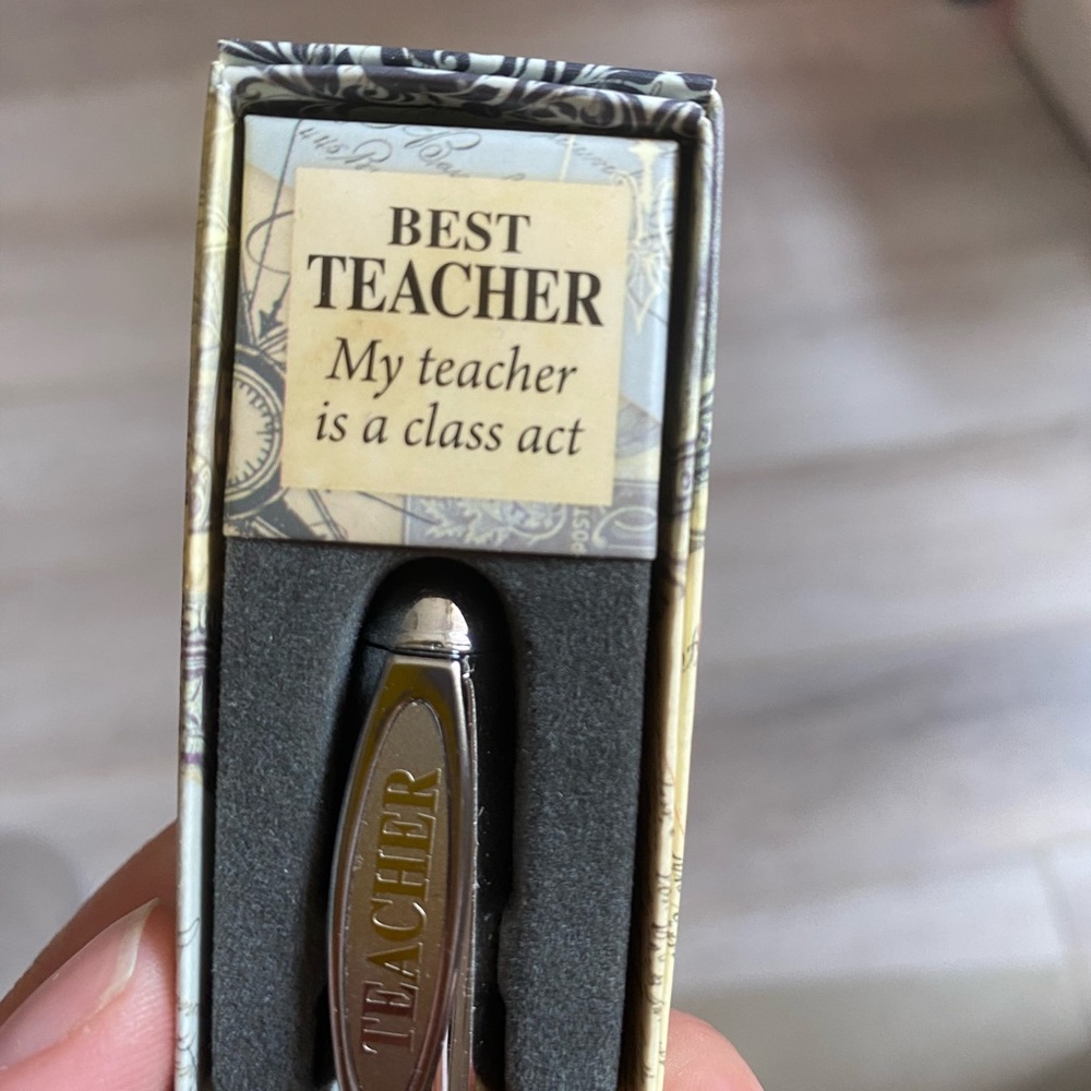 5/$25 Best Teacher personalized pens for charity - Picture 2 of 3